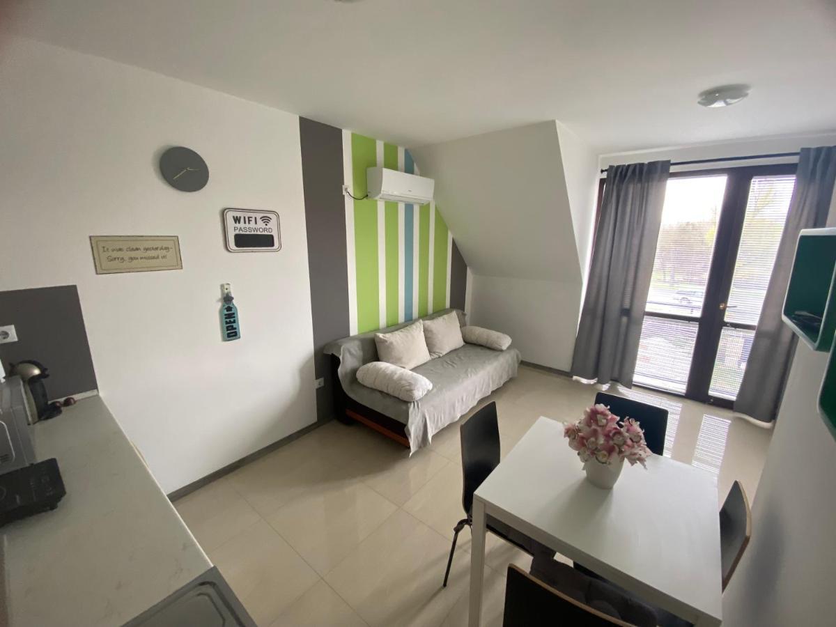 Lexi Family Apartman Apartment Hajduszoboszlo Bagian luar foto