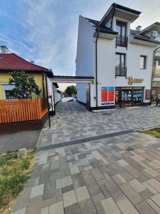 Lexi Family Apartman Apartment Hajduszoboszlo Bagian luar foto